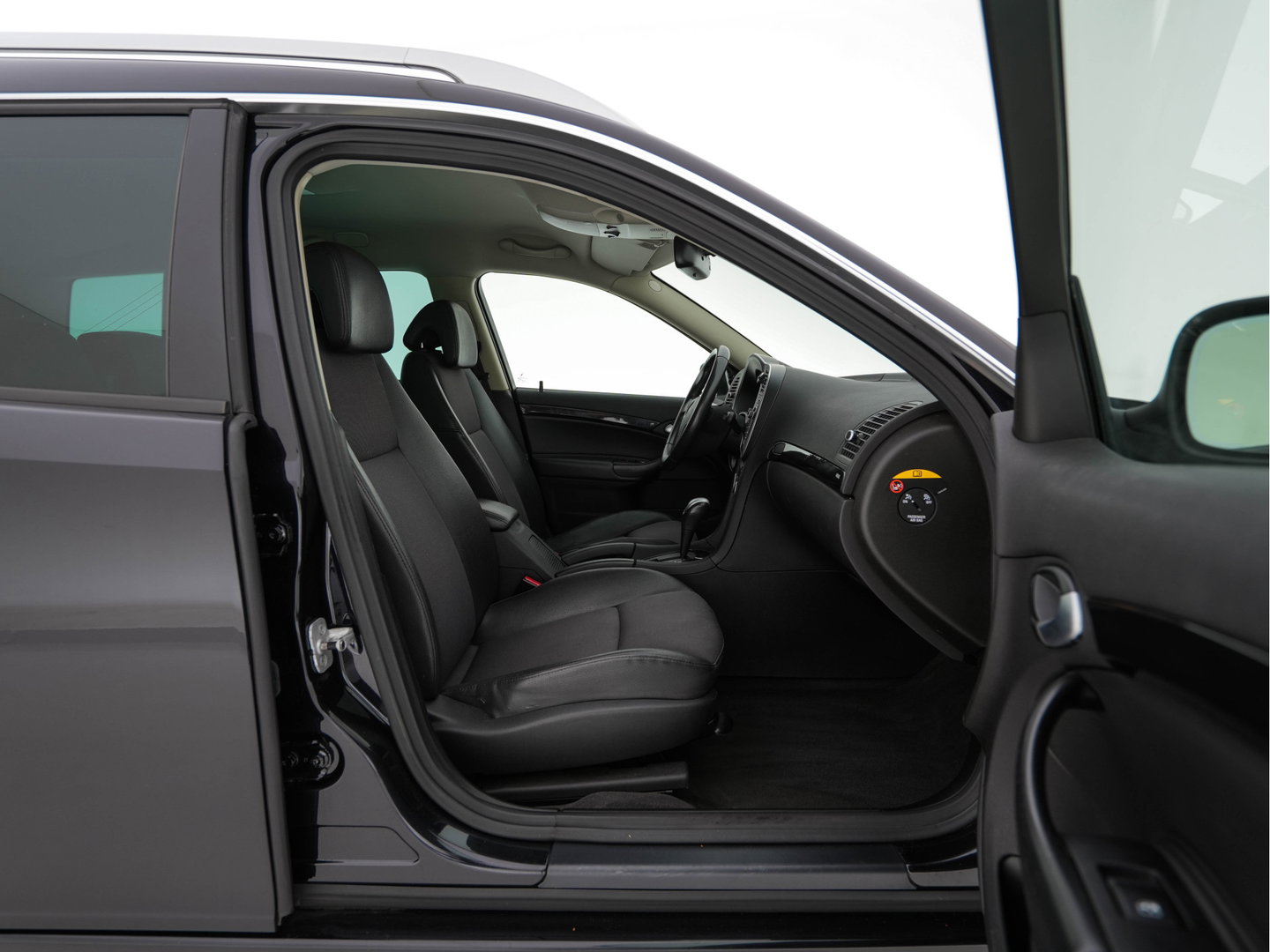 Saab 9-3 Sport Estate 1.8t Vector Aut. *LEATHER-FABRIC | XENON | NAVI-FULLMAP | HEATED-COMFORTSEATS | PRIVACY-GLASS | ECC | PDC | TOWBAR | CRUISE | 17''ALU*
