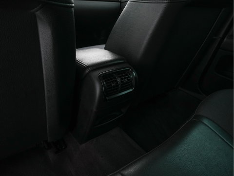 Saab 9-3 Sport Estate 1.8t Vector Aut. *LEATHER-FABRIC | XENON | NAVI-FULLMAP | HEATED-COMFORTSEATS | PRIVACY-GLASS | ECC | PDC | TOWBAR | CRUISE | 17''ALU*