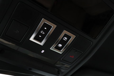 Land Rover Defender 110 P300e X-Dynamic HSE | SATIN | ClearSight | Meridian Surround | Head-Up | 360° Camera | Stoelventilatie | 22 Inch