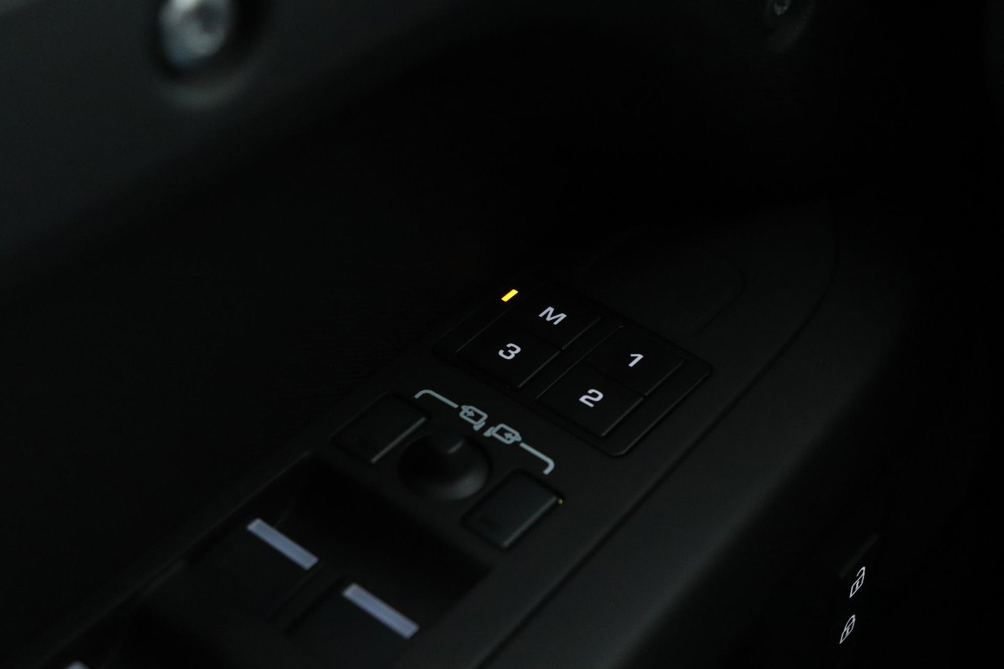 Land Rover Defender 110 P300e X-Dynamic HSE | SATIN | ClearSight | Meridian Surround | Head-Up | 360° Camera | Stoelventilatie | 22 Inch