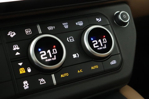 Land Rover Defender 110 P300e X-Dynamic HSE | SATIN | ClearSight | Meridian Surround | Head-Up | 360° Camera | Stoelventilatie | 22 Inch