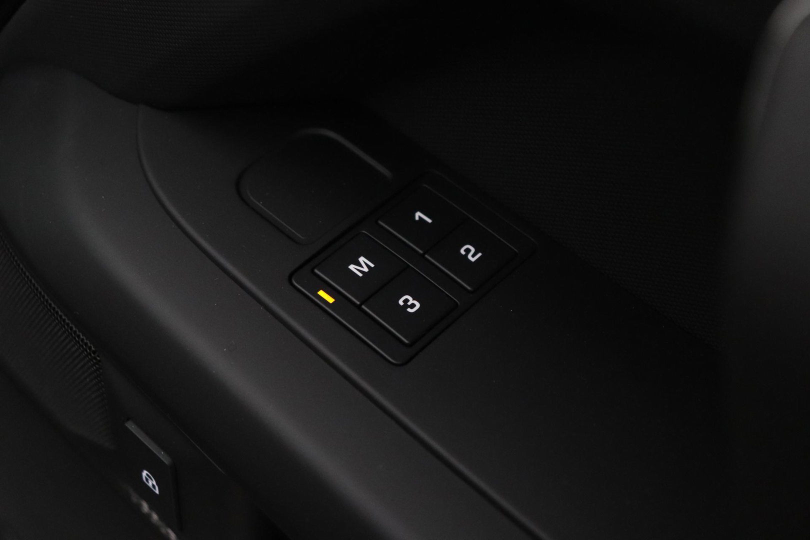 Land Rover Defender 110 P300e X-Dynamic HSE | SATIN | ClearSight | Meridian Surround | Head-Up | 360° Camera | Stoelventilatie | 22 Inch