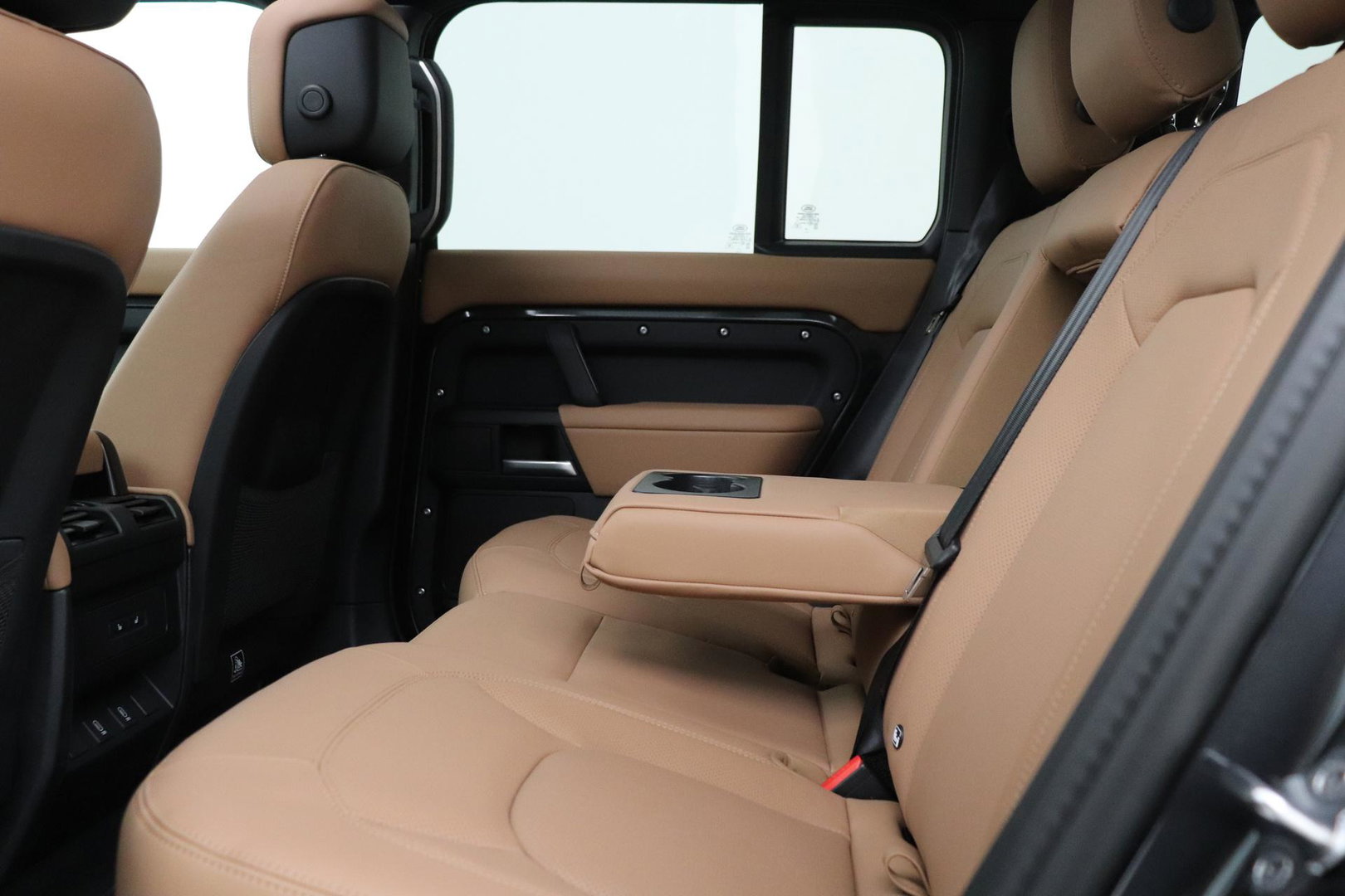 Land Rover Defender 110 P300e X-Dynamic HSE | SATIN | ClearSight | Meridian Surround | Head-Up | 360° Camera | Stoelventilatie | 22 Inch