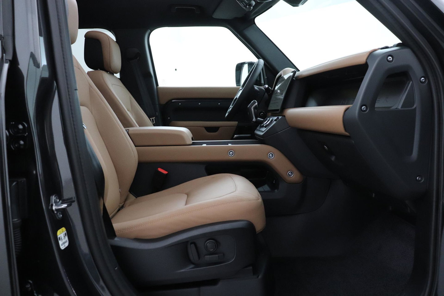 Land Rover Defender 110 P300e X-Dynamic HSE | SATIN | ClearSight | Meridian Surround | Head-Up | 360° Camera | Stoelventilatie | 22 Inch