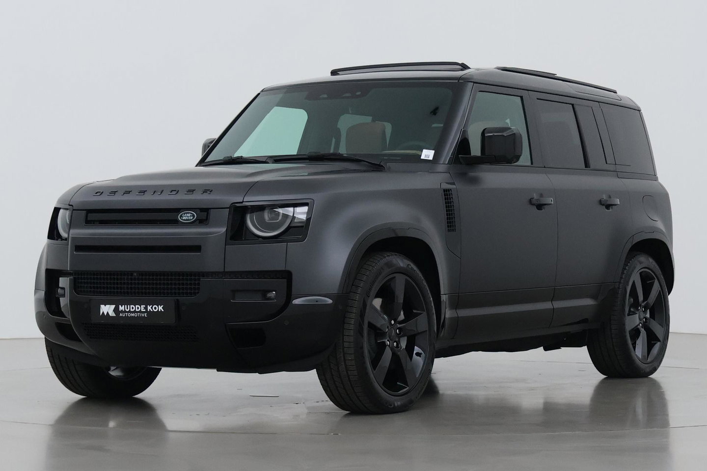 Land Rover Defender 110 P300e X-Dynamic HSE | SATIN | ClearSight | Meridian Surround | Head-Up | 360° Camera | Stoelventilatie | 22 Inch