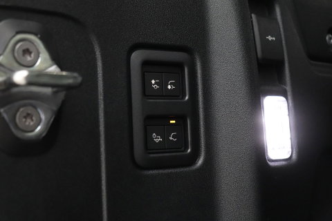 Land Rover Defender 110 P300e X-Dynamic SE | FACELIFT | Luchtvering | ClearSight | Black Pack | Panoramadak | Trekhaak | 360° Camera | Koelbox | ACC