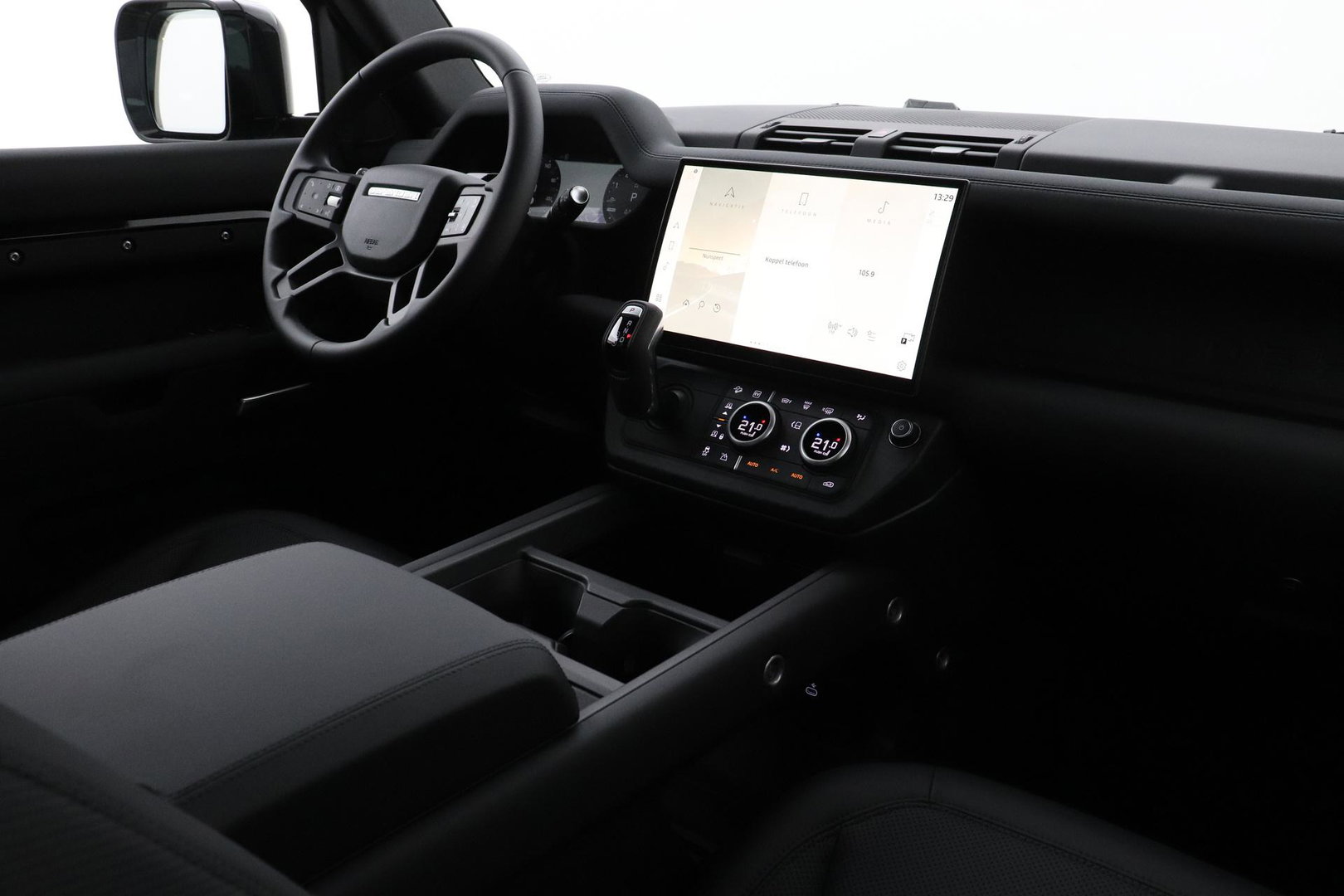 Land Rover Defender 110 P300e X-Dynamic SE | FACELIFT | Luchtvering | ClearSight | Black Pack | Panoramadak | Trekhaak | 360° Camera | Koelbox | ACC