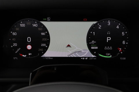 Land Rover Defender 110 P300e X-Dynamic SE | FACELIFT | Luchtvering | ClearSight | Black Pack | Panoramadak | Trekhaak | 360° Camera | Koelbox | ACC