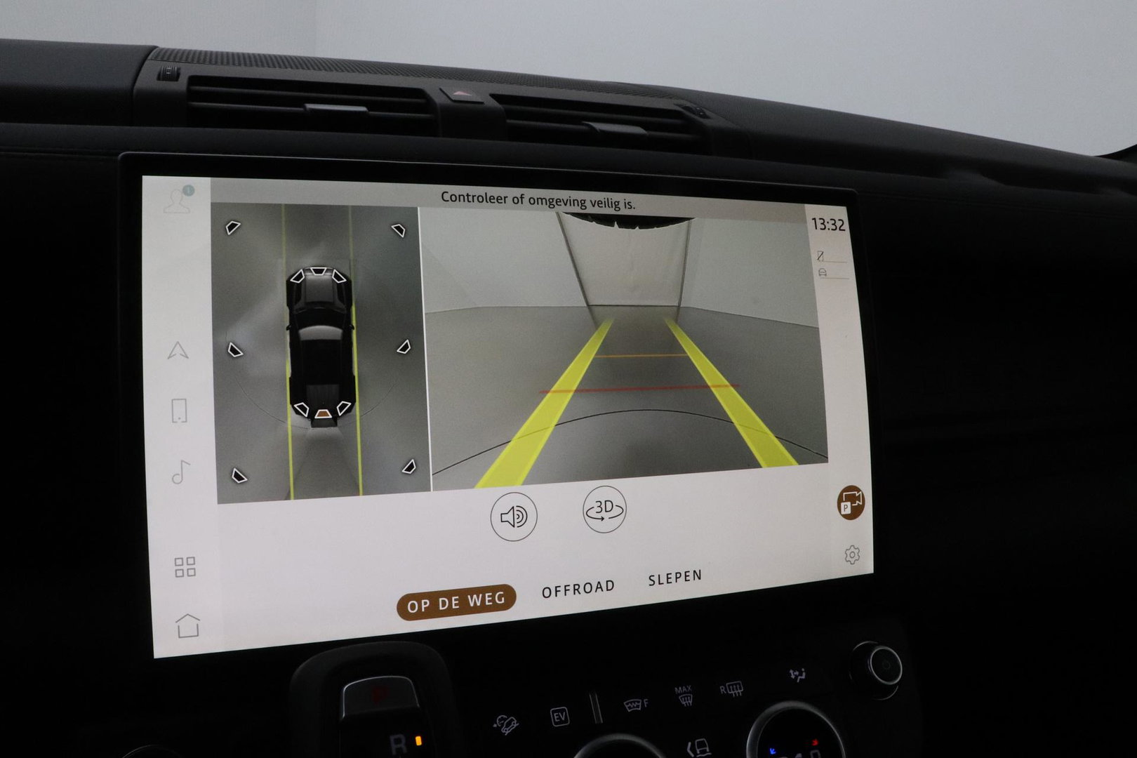 Land Rover Defender 110 P300e X-Dynamic SE | FACELIFT | Luchtvering | ClearSight | Black Pack | Panoramadak | Trekhaak | 360° Camera | Koelbox | ACC