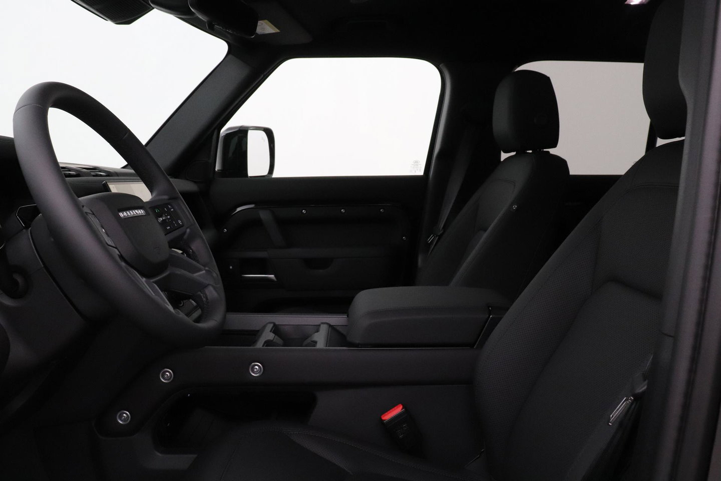 Land Rover Defender 110 P300e X-Dynamic SE | FACELIFT | Luchtvering | ClearSight | Black Pack | Panoramadak | Trekhaak | 360° Camera | Koelbox | ACC