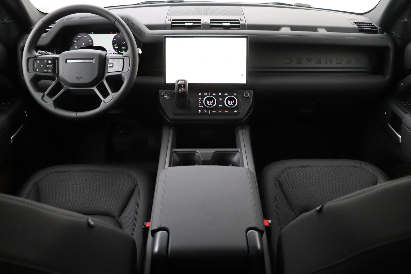 Land Rover Defender 110 P300e X-Dynamic SE | FACELIFT | Luchtvering | ClearSight | Black Pack | Panoramadak | Trekhaak | 360° Camera | Koelbox | ACC
