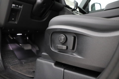 Land Rover Defender 110 P300e X-Dynamic SE | FACELIFT | Luchtvering | ClearSight | Black Pack | Panoramadak | Trekhaak | 360° Camera | Koelbox | ACC
