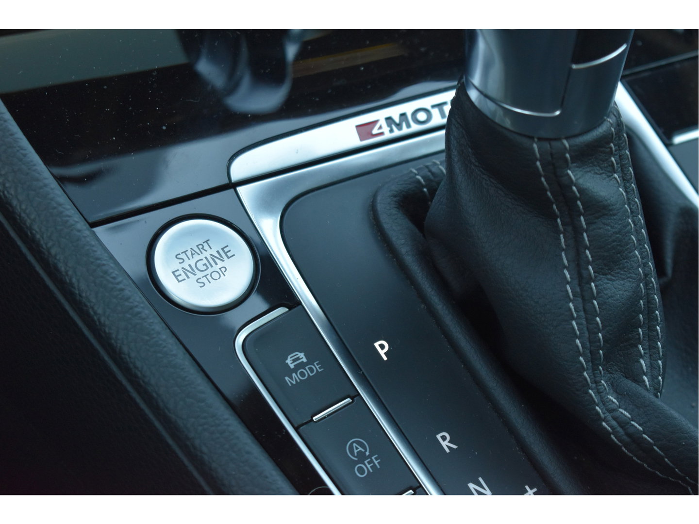 Volkswagen Golf 7.5 2.0 TSI 4Motion R 301PK | Keyless | Pano | Virtual cockpit | Dynaudio | Carplay | Stoelverwarming | Full LED
