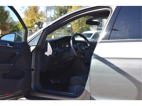 Volkswagen Golf 7.5 2.0 TSI 4Motion R 301PK | Keyless | Pano | Virtual cockpit | Dynaudio | Carplay | Stoelverwarming | Full LED