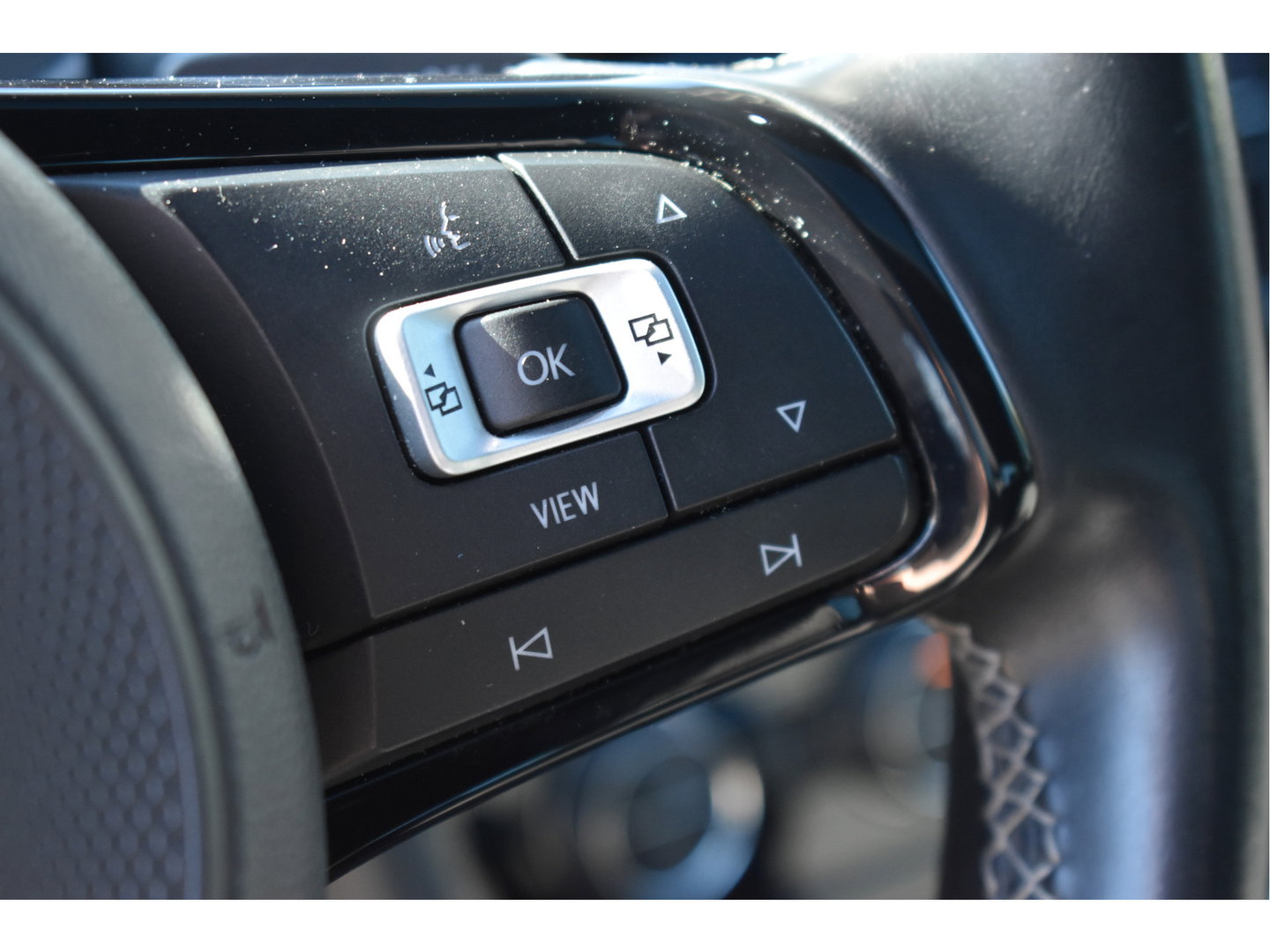 Volkswagen Golf 7.5 2.0 TSI 4Motion R 301PK | Keyless | Pano | Virtual cockpit | Dynaudio | Carplay | Stoelverwarming | Full LED
