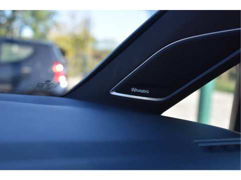 Volkswagen Golf 7.5 2.0 TSI 4Motion R 301PK | Keyless | Pano | Virtual cockpit | Dynaudio | Carplay | Stoelverwarming | Full LED