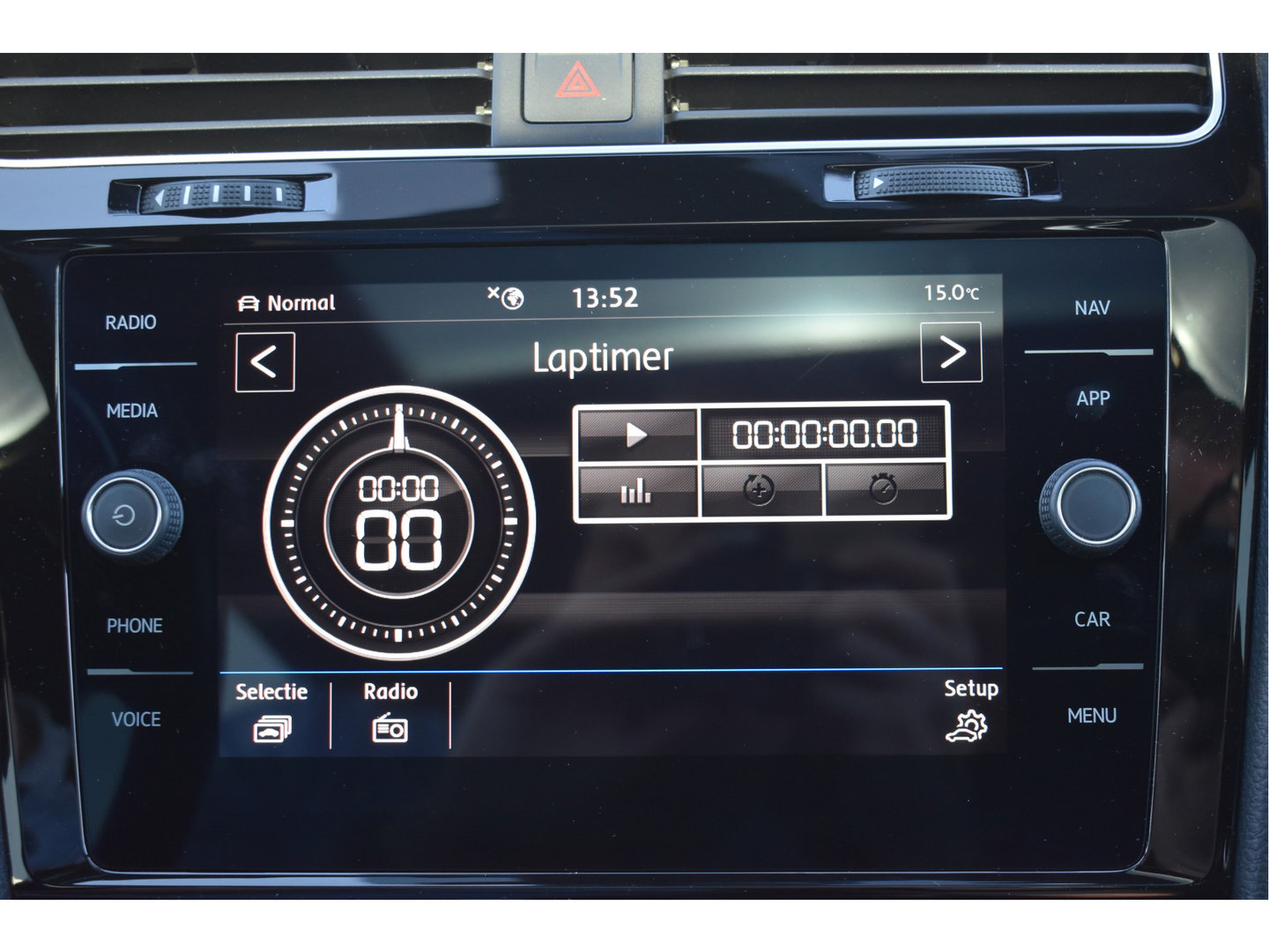 Volkswagen Golf 7.5 2.0 TSI 4Motion R 301PK | Keyless | Pano | Virtual cockpit | Dynaudio | Carplay | Stoelverwarming | Full LED