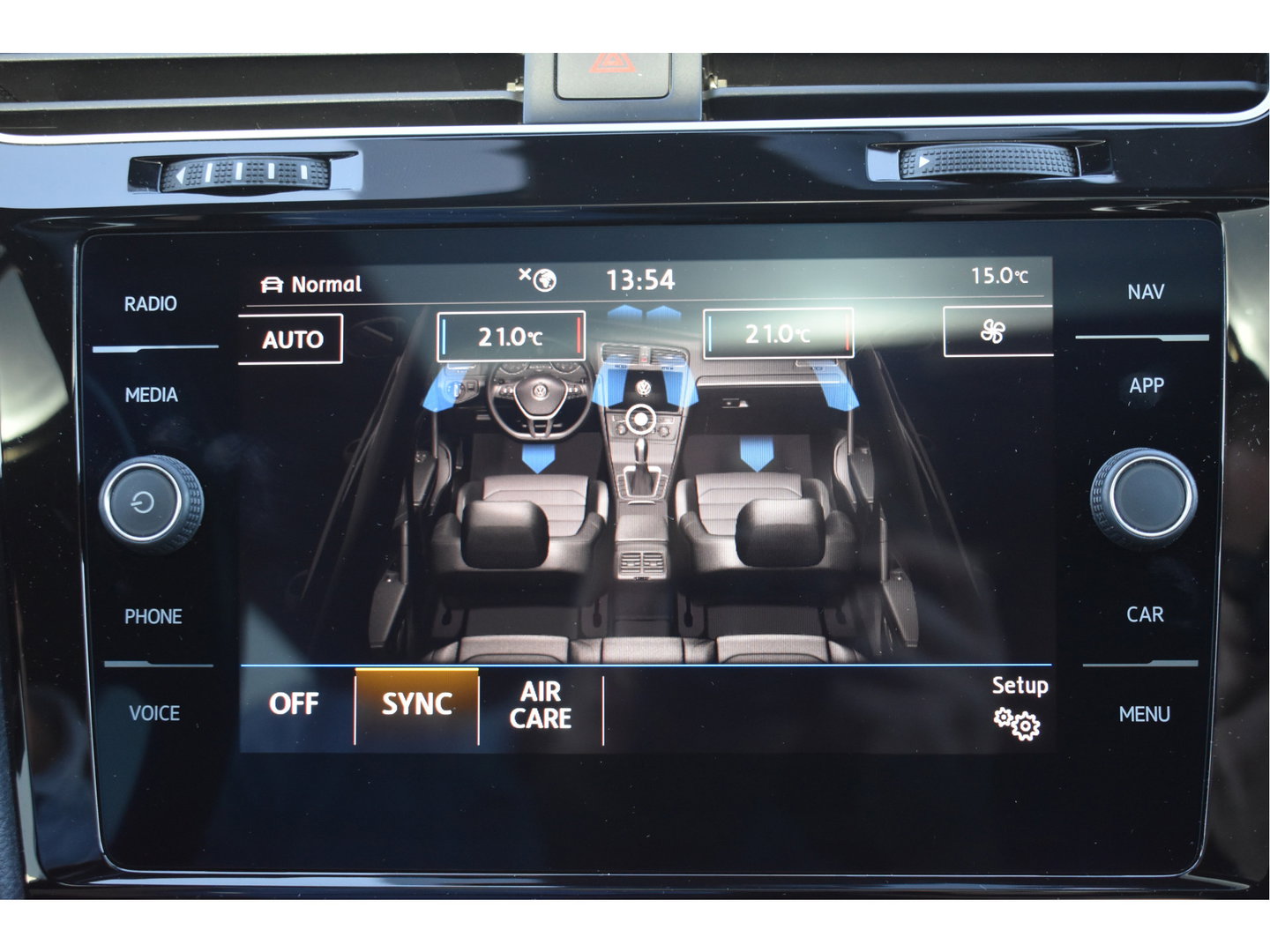 Volkswagen Golf 7.5 2.0 TSI 4Motion R 301PK | Keyless | Pano | Virtual cockpit | Dynaudio | Carplay | Stoelverwarming | Full LED