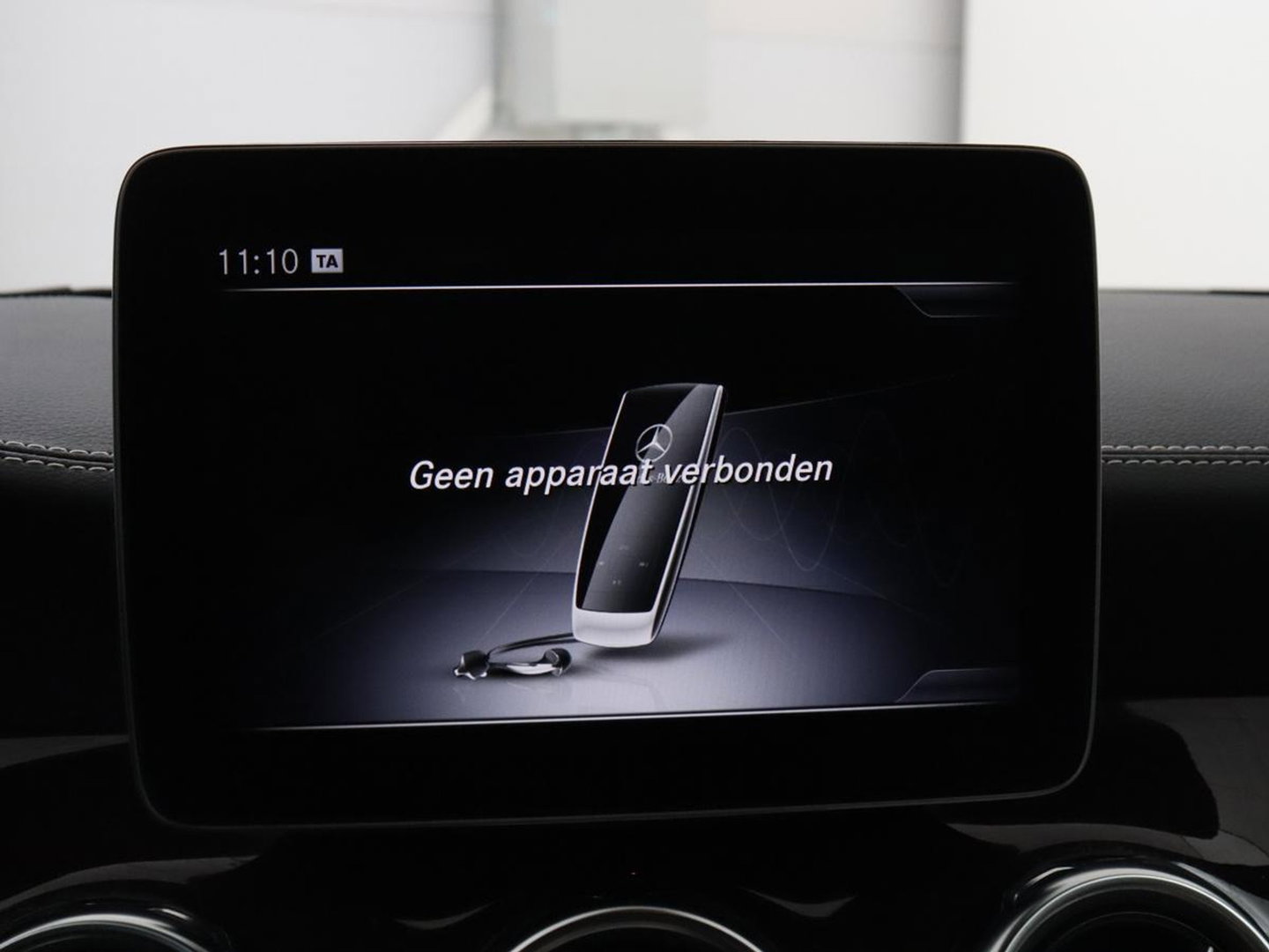 Mercedes-Benz GLA 180 Premium | Panoramadak | Leder | Cruise control | Stoelverwarming | Camera | Park assist | Navigatie | Carplay | Climate control | Full LED