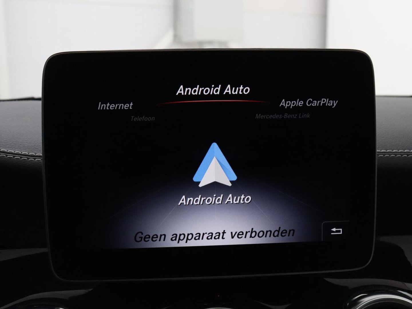 Mercedes-Benz GLA 180 Premium | Panoramadak | Leder | Cruise control | Stoelverwarming | Camera | Park assist | Navigatie | Carplay | Climate control | Full LED