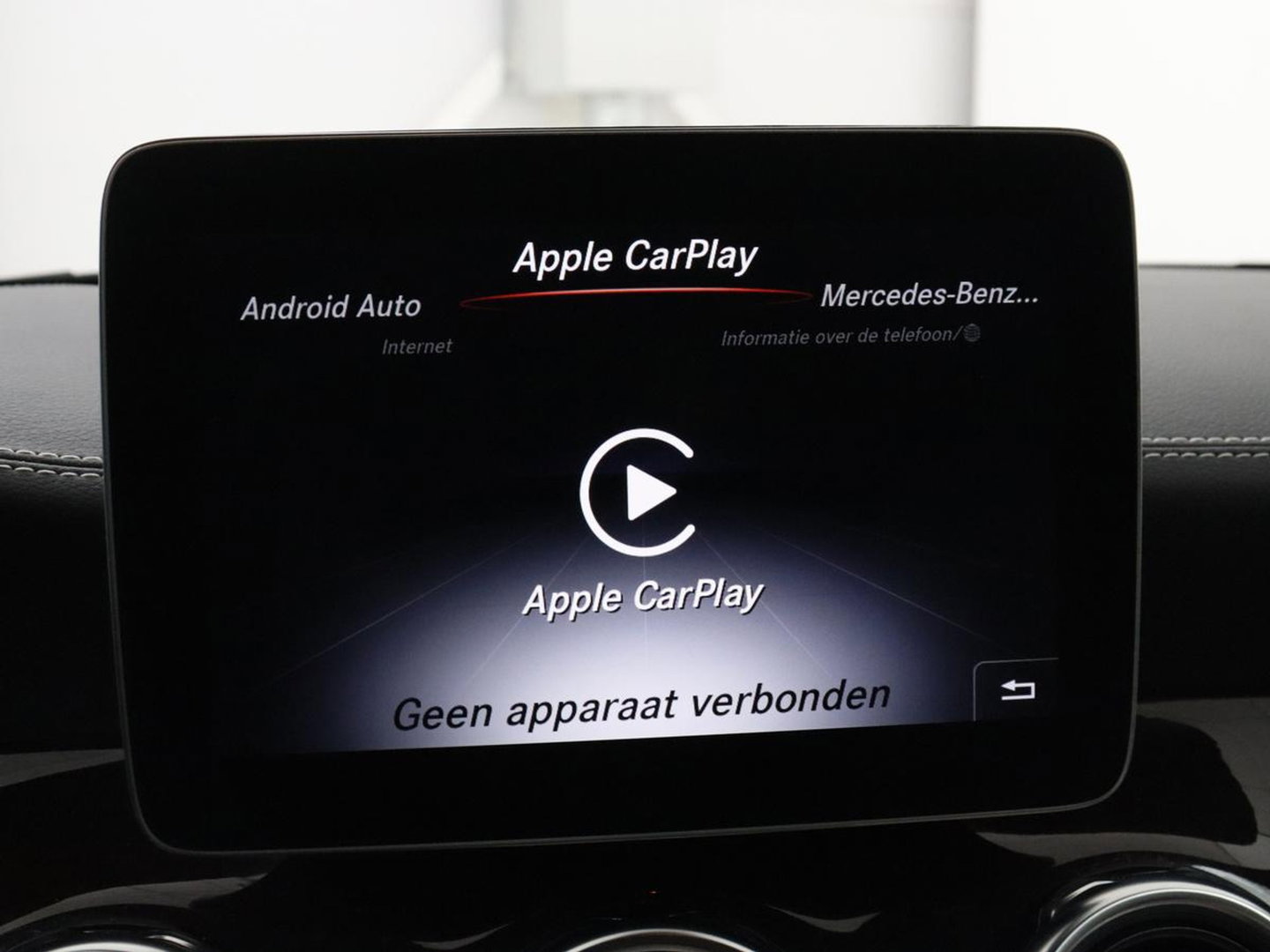 Mercedes-Benz GLA 180 Premium | Panoramadak | Leder | Cruise control | Stoelverwarming | Camera | Park assist | Navigatie | Carplay | Climate control | Full LED