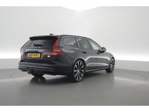 Volvo V60 2.0 T6 Plug-in hybrid AWD Plus Dark | Trekhaak | H&K Audio | 20 inch | elek stoelen | Verwarmde stoelen + stuur |