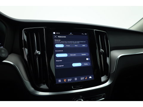 Volvo V60 2.0 T6 Plug-in hybrid AWD Plus Dark | Trekhaak | H&K Audio | 20 inch | elek stoelen | Verwarmde stoelen + stuur |