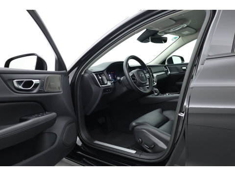 Volvo V60 2.0 T6 Plug-in hybrid AWD Plus Dark | Trekhaak | H&K Audio | 20 inch | elek stoelen | Verwarmde stoelen + stuur |