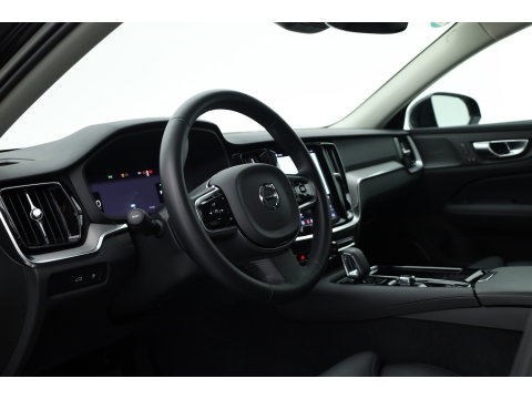 Volvo V60 2.0 T6 Plug-in hybrid AWD Plus Dark | Trekhaak | H&K Audio | 20 inch | elek stoelen | Verwarmde stoelen + stuur |
