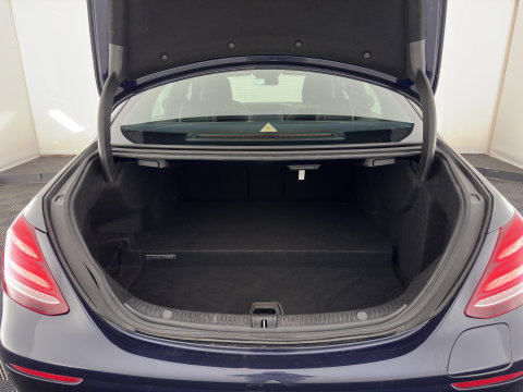 Mercedes-Benz E-Klasse 350 e Lease Edition Aut. *LEATHER-FABRIC | FULL-LED | BURMESTER-SOUND | TOP-VIEW | HEATED-SPORTSEATS | AMBIENT-LIGHT | NAVI-FULLMAP | AIRMATIC | SHIFT-PADDLES | ECC | PDC | CRUISE | 18''ALU*