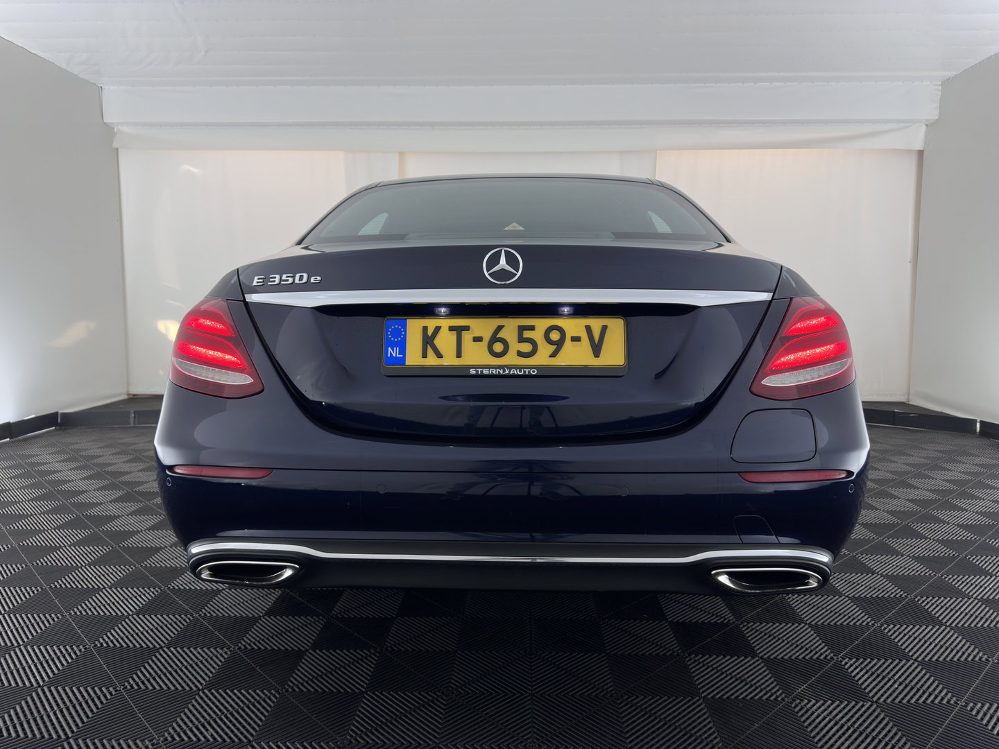 Mercedes-Benz E-Klasse 350 e Lease Edition Aut. *LEATHER-FABRIC | FULL-LED | BURMESTER-SOUND | TOP-VIEW | HEATED-SPORTSEATS | AMBIENT-LIGHT | NAVI-FULLMAP | AIRMATIC | SHIFT-PADDLES | ECC | PDC | CRUISE | 18''ALU*