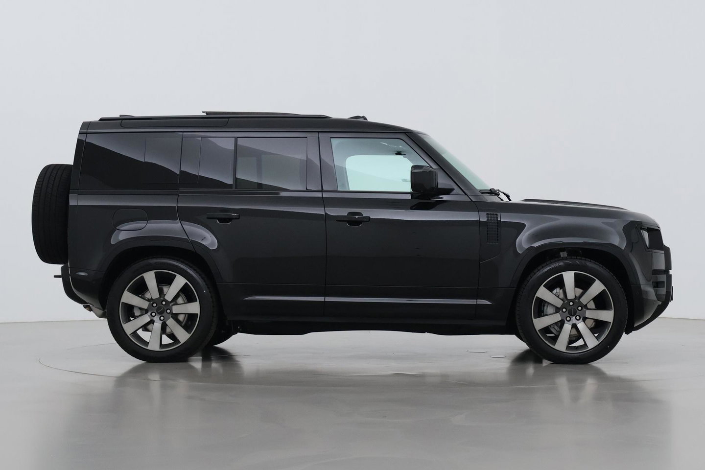 Land Rover Defender 110 P300e X-Dynamic HSE | FACELIFT | 22 Inch | ClearSight | Meridian Surround | Head-Up | Trekhaak | Koelbox