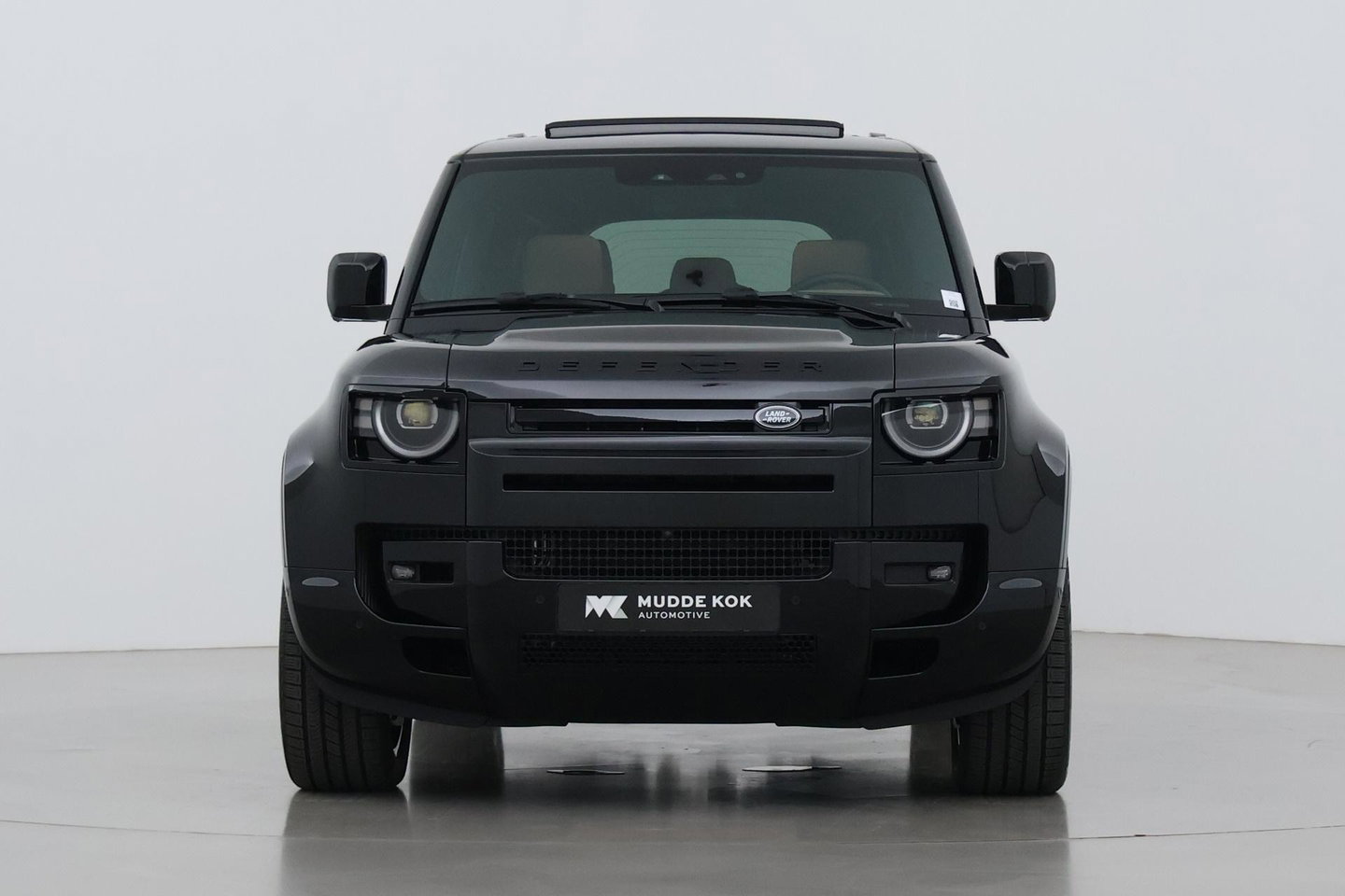 Land Rover Defender 110 P300e X-Dynamic HSE | FACELIFT | 22 Inch | ClearSight | Meridian Surround | Head-Up | Trekhaak | Koelbox