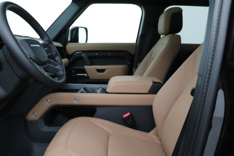 Land Rover Defender 110 P300e X-Dynamic HSE | FACELIFT | 22 Inch | ClearSight | Meridian Surround | Head-Up | Trekhaak | Koelbox