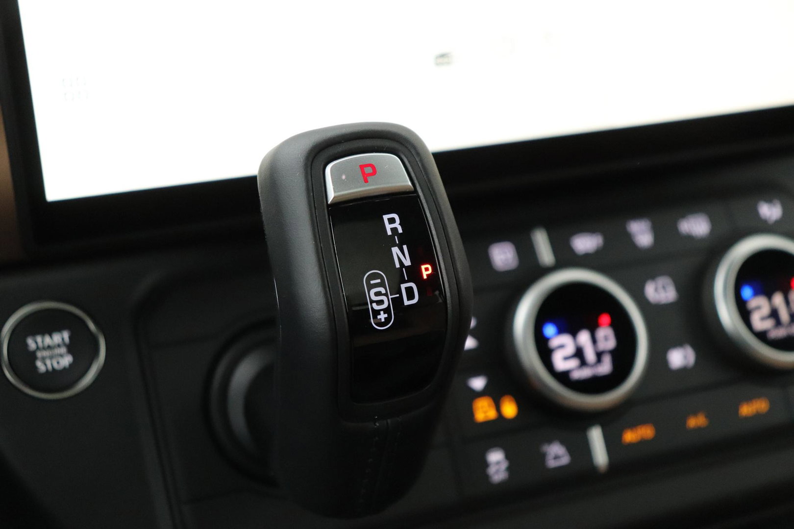 Land Rover Defender 110 P300e X-Dynamic HSE | FACELIFT | 22 Inch | ClearSight | Meridian Surround | Head-Up | Trekhaak | Koelbox