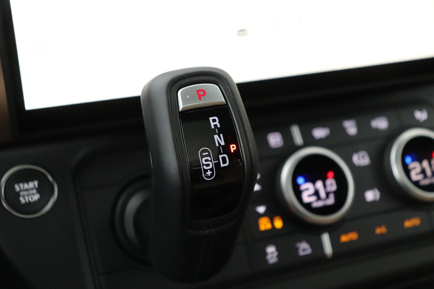 Land Rover Defender 110 P300e X-Dynamic HSE | FACELIFT | 22 Inch | ClearSight | Meridian Surround | Head-Up | Trekhaak | Koelbox