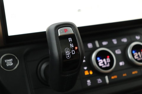 Land Rover Defender 110 P300e X-Dynamic HSE | FACELIFT | 22 Inch | ClearSight | Meridian Surround | Head-Up | Trekhaak | Koelbox