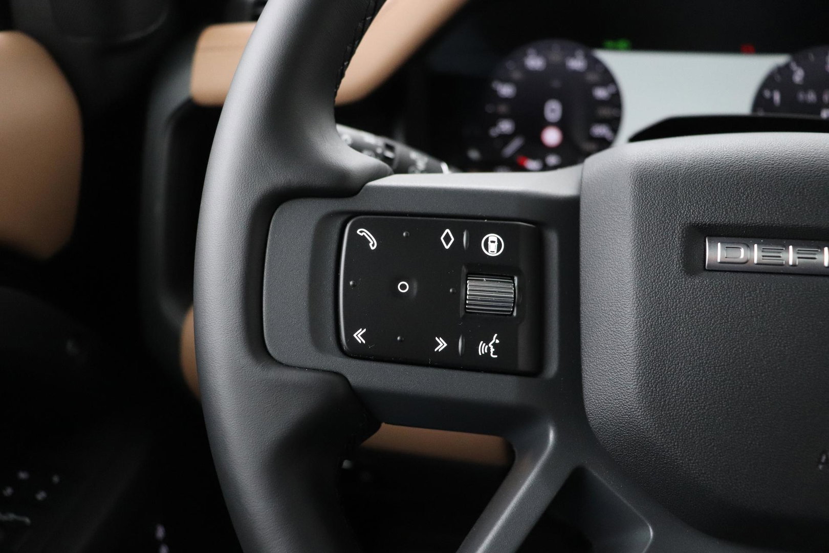 Land Rover Defender 110 P300e X-Dynamic HSE | FACELIFT | 22 Inch | ClearSight | Meridian Surround | Head-Up | Trekhaak | Koelbox