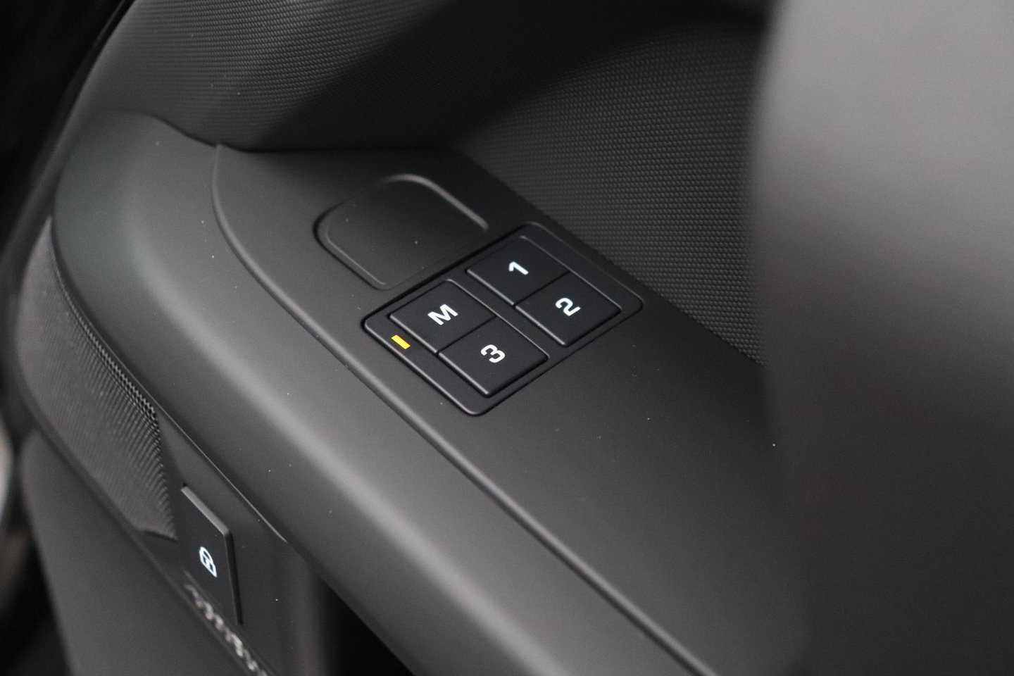Land Rover Defender 110 P300e X-Dynamic HSE | FACELIFT | 22 Inch | ClearSight | Meridian Surround | Head-Up | Trekhaak | Koelbox