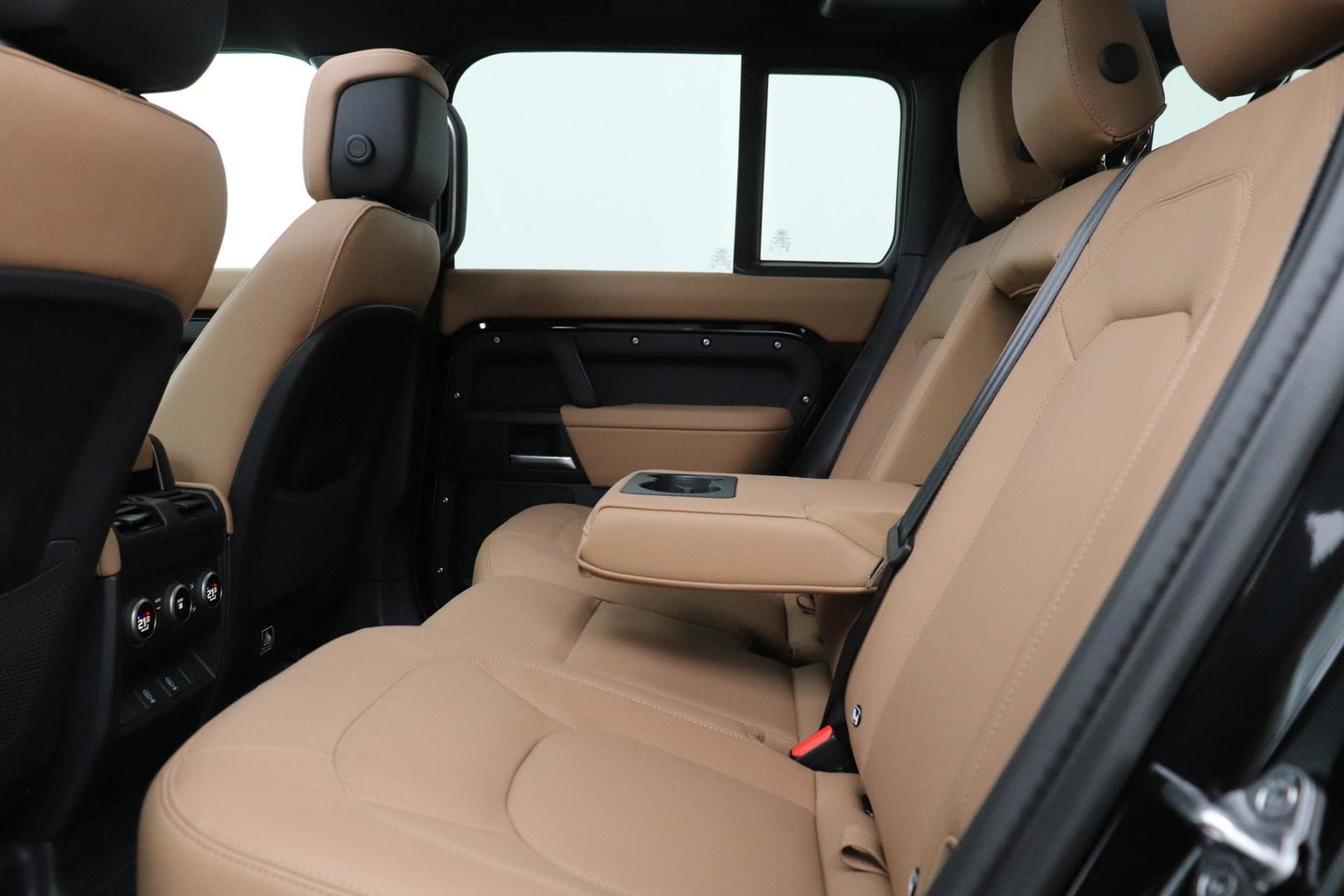Land Rover Defender 110 P300e X-Dynamic HSE | FACELIFT | 22 Inch | ClearSight | Meridian Surround | Head-Up | Trekhaak | Koelbox