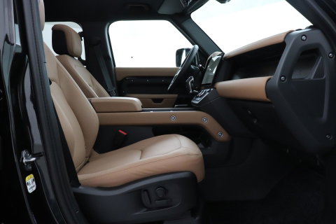 Land Rover Defender 110 P300e X-Dynamic HSE | FACELIFT | 22 Inch | ClearSight | Meridian Surround | Head-Up | Trekhaak | Koelbox