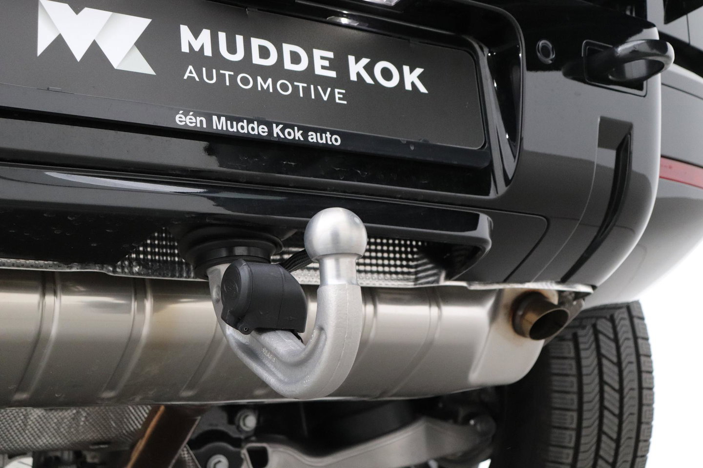 Land Rover Defender 110 P300e X-Dynamic HSE | FACELIFT | 22 Inch | ClearSight | Meridian Surround | Head-Up | Trekhaak | Koelbox