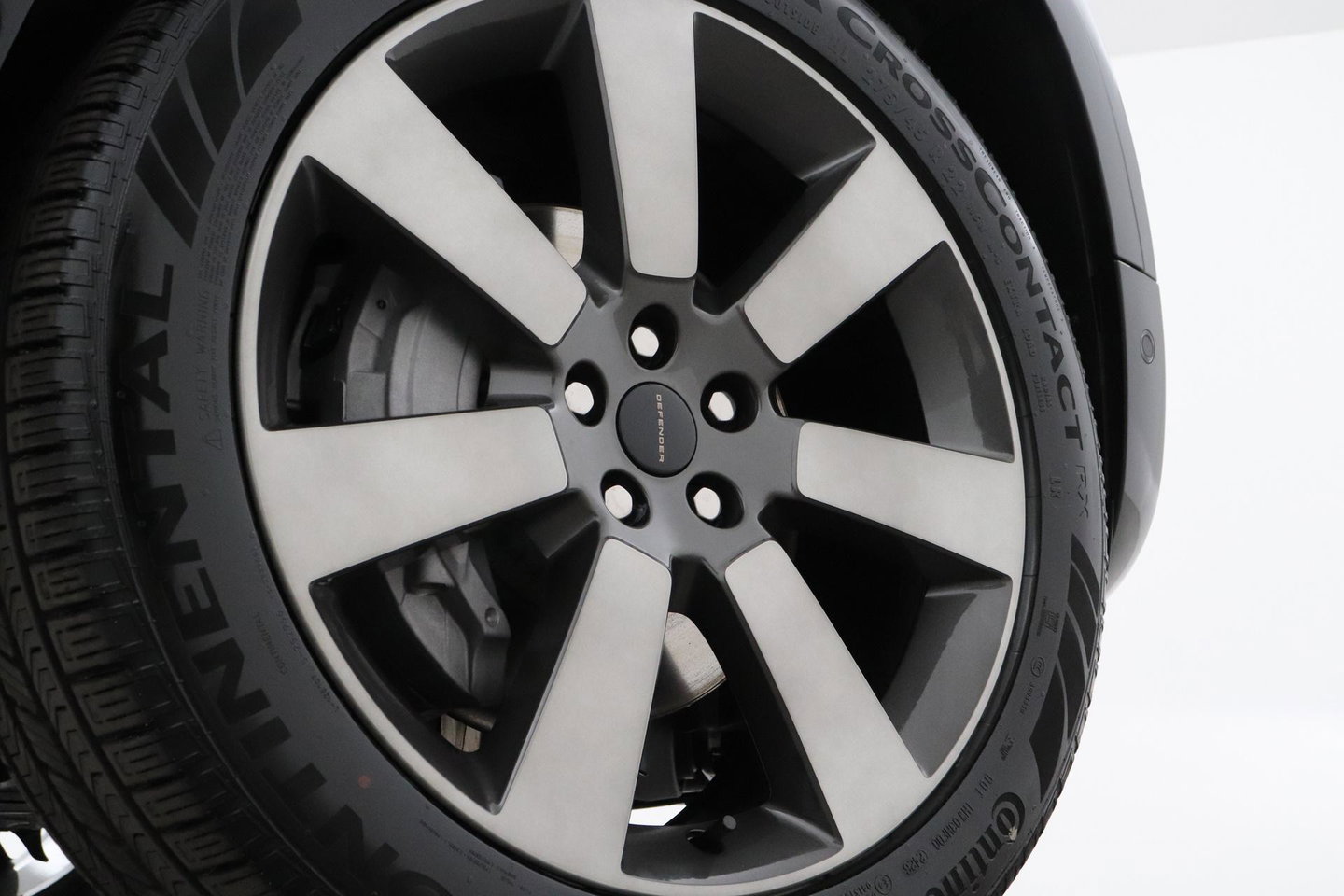 Land Rover Defender 110 P300e X-Dynamic HSE | FACELIFT | 22 Inch | ClearSight | Meridian Surround | Head-Up | Trekhaak | Koelbox
