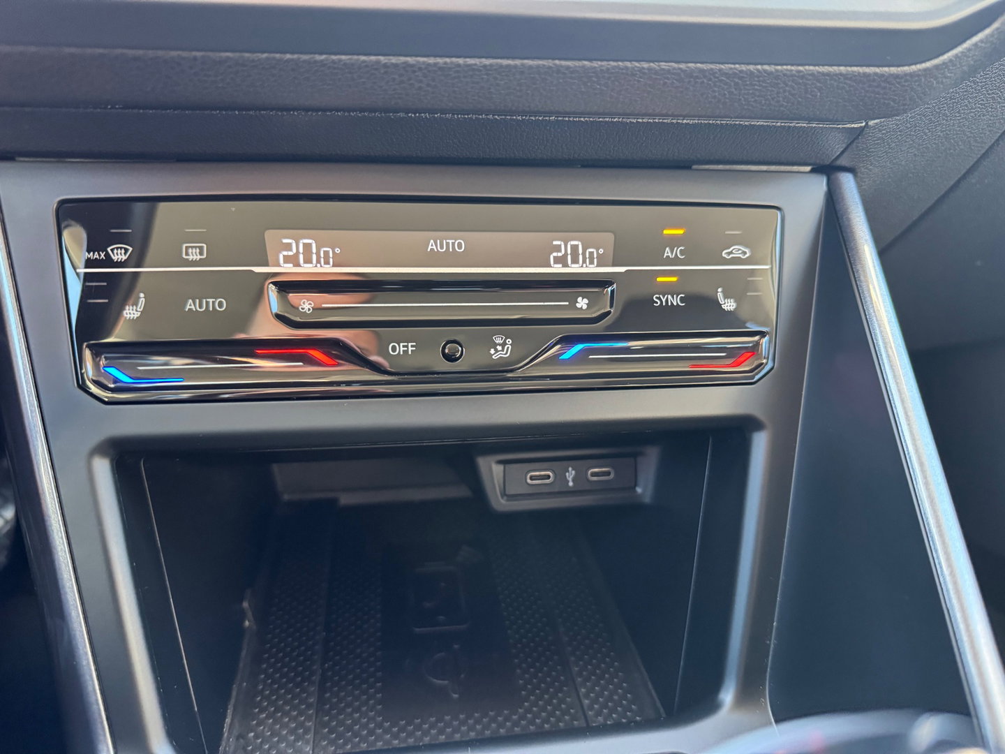 Volkswagen Taigo 1.0 TSI DSG Camera Virtual IQ Led Leder Clima stoelv.