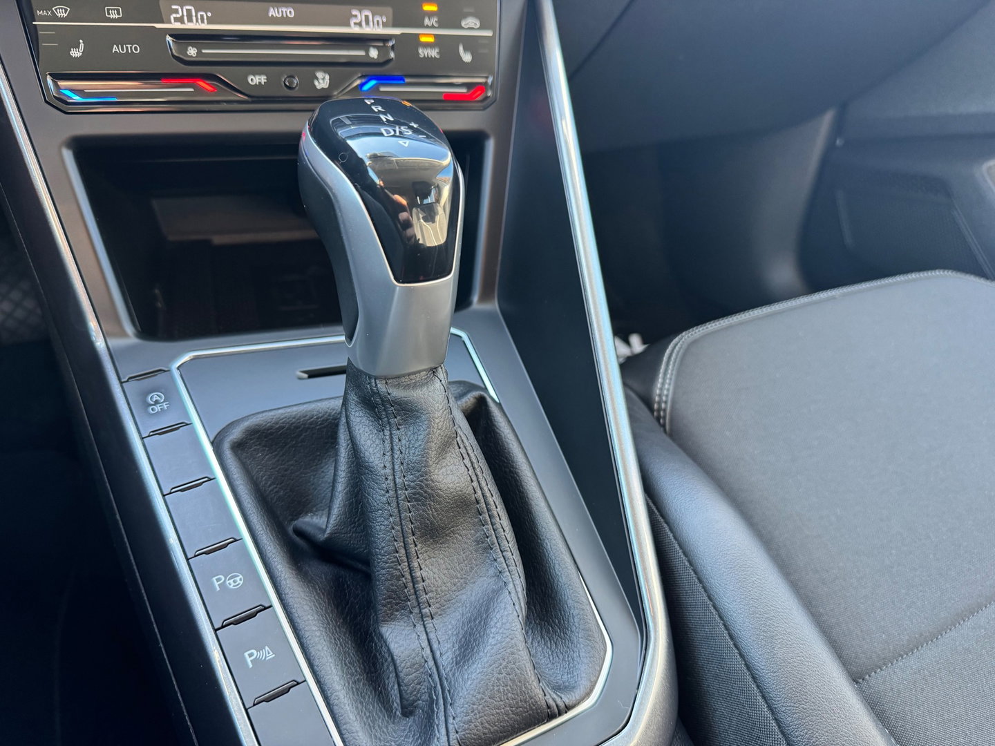 Volkswagen Taigo 1.0 TSI DSG Camera Virtual IQ Led Leder Clima stoelv.