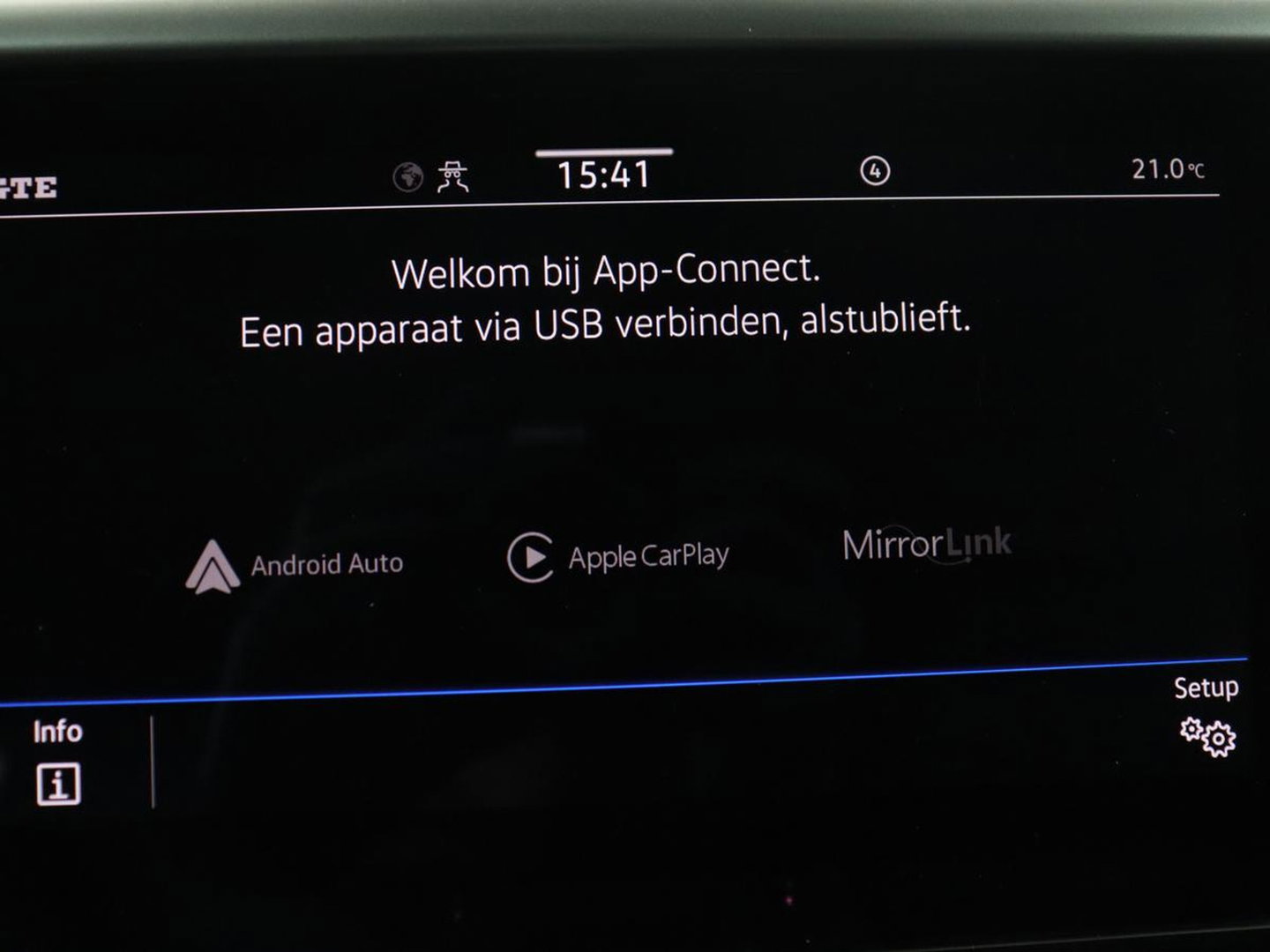Volkswagen Arteon 1.4 TSI eHybrid R-Line Business+ | SOH 90,1% | Leder | Adaptive cruise | Trekhaak | Dodehoek detectie | Stuur/stoel verwarming | Park assist | Carplay | Full LED