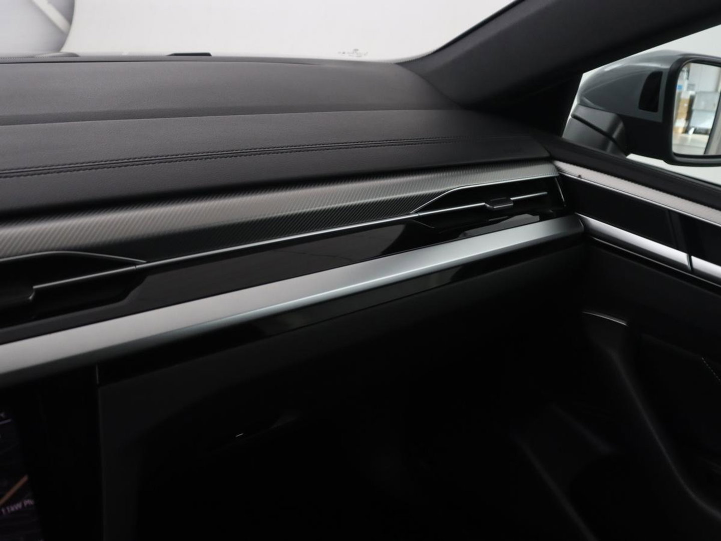 Volkswagen Arteon 1.4 TSI eHybrid R-Line Business+ | SOH 90,1% | Leder | Adaptive cruise | Trekhaak | Dodehoek detectie | Stuur/stoel verwarming | Park assist | Carplay | Full LED