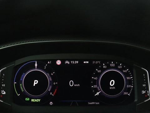 Volkswagen Arteon 1.4 TSI eHybrid R-Line Business+ | SOH 90,1% | Leder | Adaptive cruise | Trekhaak | Dodehoek detectie | Stuur/stoel verwarming | Park assist | Carplay | Full LED