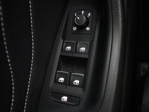 Volkswagen Arteon 1.4 TSI eHybrid R-Line Business+ | SOH 90,1% | Leder | Adaptive cruise | Trekhaak | Dodehoek detectie | Stuur/stoel verwarming | Park assist | Carplay | Full LED