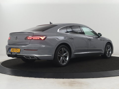 Volkswagen Arteon 1.4 TSI eHybrid R-Line Business+ | SOH 90,1% | Leder | Adaptive cruise | Trekhaak | Dodehoek detectie | Stuur/stoel verwarming | Park assist | Carplay | Full LED